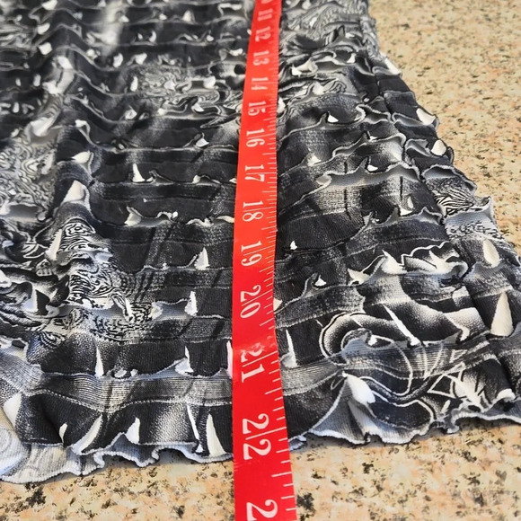 I.N. Studio Layered Ruffled Top Black & Gray Wide Band Boat Neck Women L - Picture 11 of 11